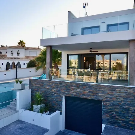 Vila Exclusive Beachfront *