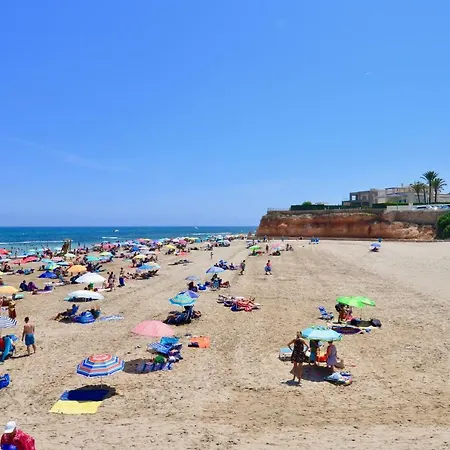 Exclusive Beachfront Vila *